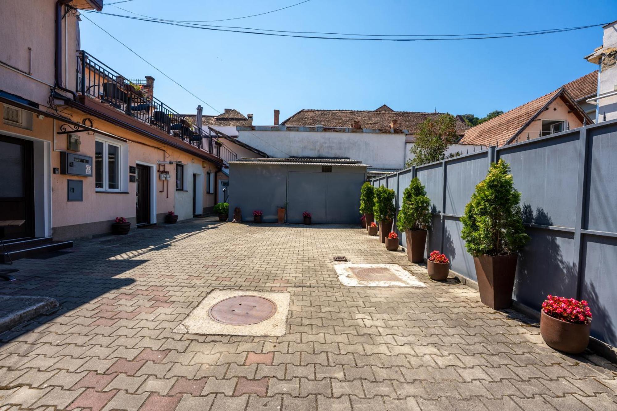 Central Amelie Accommodation Sighisoara Exterior photo